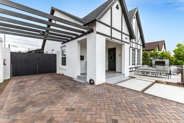 1109 W LYNWOOD Street, Phoenix, AZ 85007