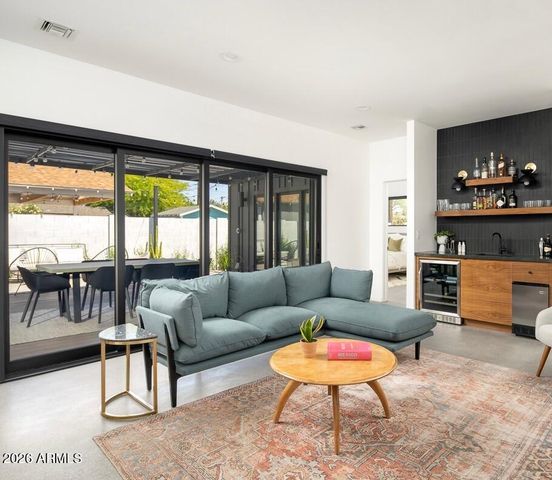 1109 W LYNWOOD Street, Phoenix, AZ 85007