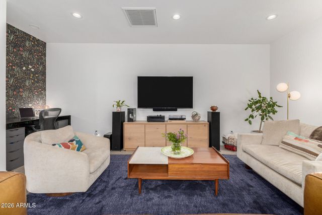 1109 W LYNWOOD Street, Phoenix, AZ 85007