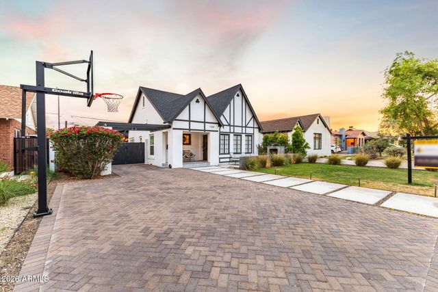 1109 W LYNWOOD Street, Phoenix, AZ 85007