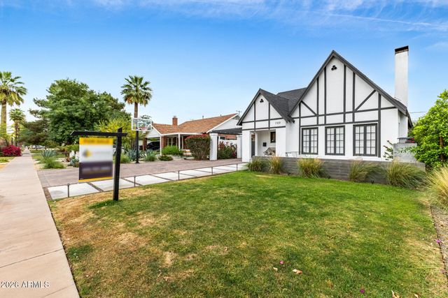 1109 W LYNWOOD Street, Phoenix, AZ 85007