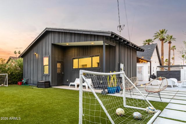 1109 W LYNWOOD Street, Phoenix, AZ 85007