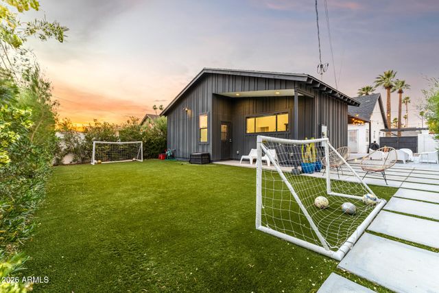 1109 W LYNWOOD Street, Phoenix, AZ 85007