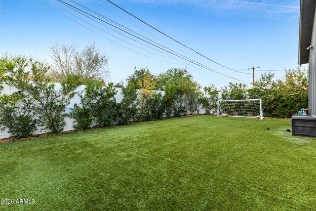 1109 W LYNWOOD Street, Phoenix, AZ 85007