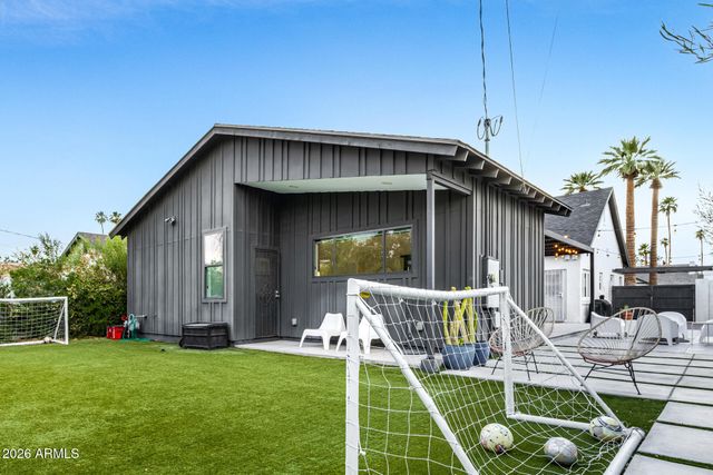 1109 W LYNWOOD Street, Phoenix, AZ 85007