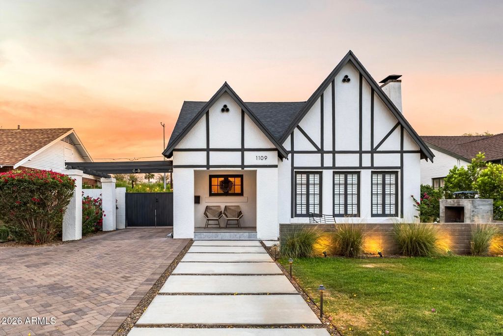 1109 W LYNWOOD Street, Phoenix, AZ 85007