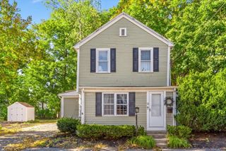 13 Clifford St, Middleboro, MA 02346