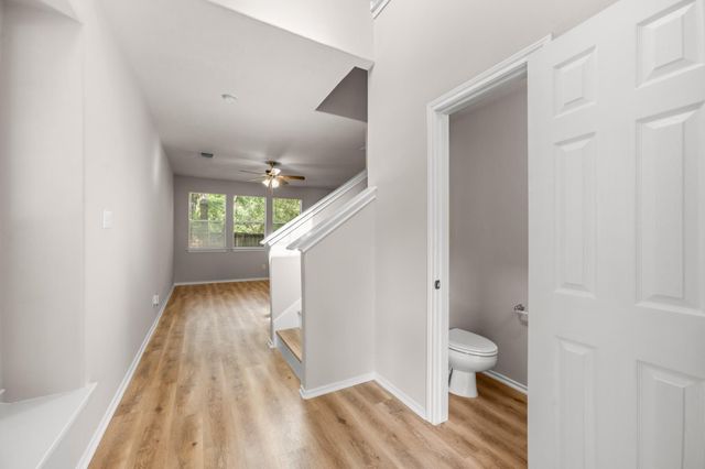 211 N Burberry Park Circle, The Woodlands, TX 77382
