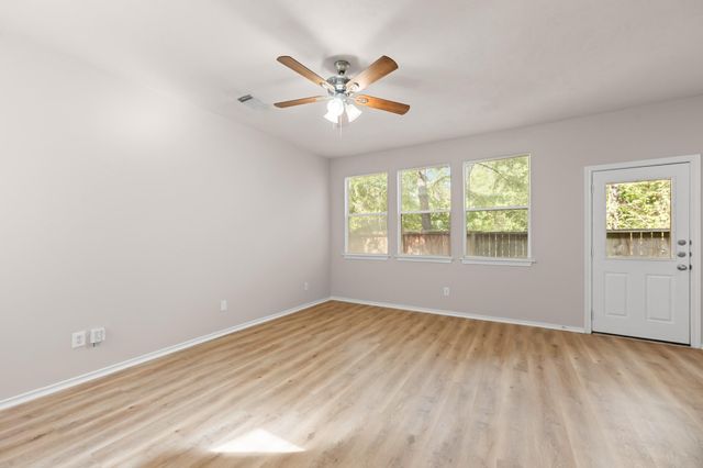 211 N Burberry Park Circle, The Woodlands, TX 77382
