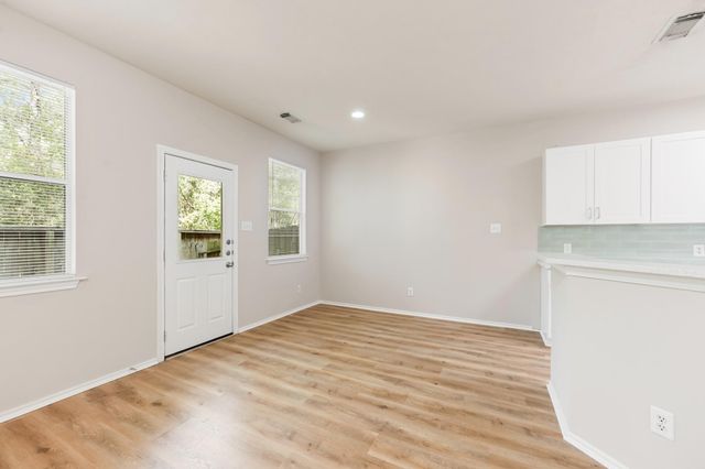 211 N Burberry Park Circle, The Woodlands, TX 77382