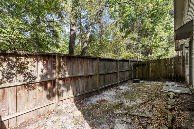211 N Burberry Park Circle, The Woodlands, TX 77382