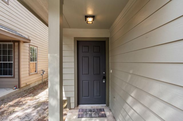 211 N Burberry Park Circle, The Woodlands, TX 77382