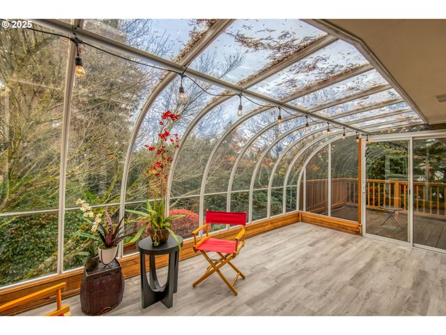 472 Se 72ND Ave, Portland, OR 97215