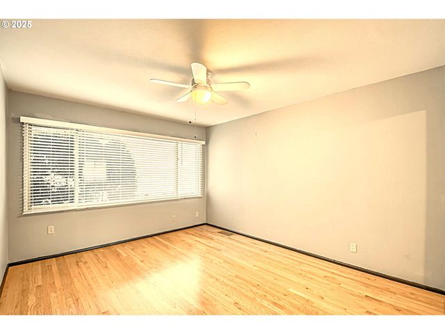 472 Se 72ND Ave, Portland, OR 97215