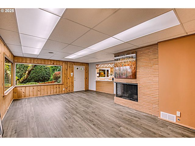 472 Se 72ND Ave, Portland, OR 97215