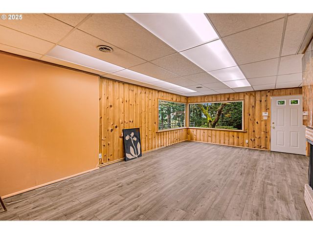 472 Se 72ND Ave, Portland, OR 97215