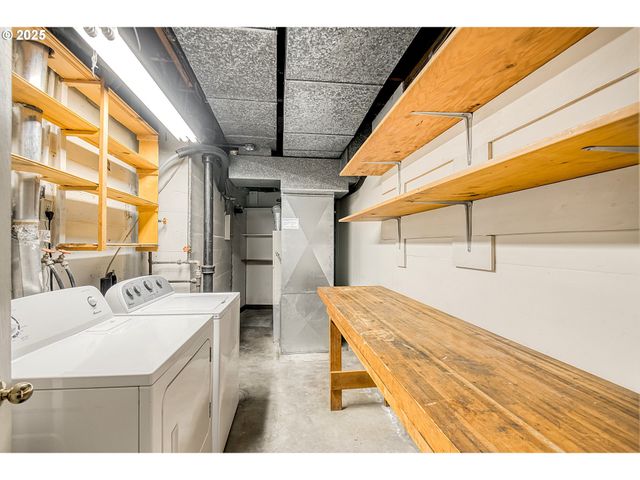 472 Se 72ND Ave, Portland, OR 97215