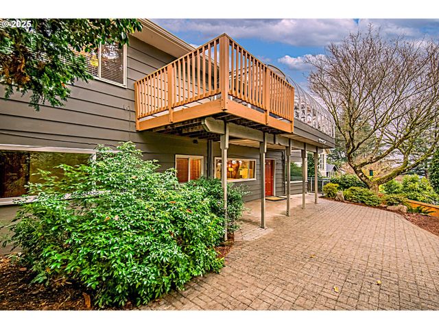 472 Se 72ND Ave, Portland, OR 97215