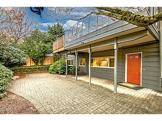 472 Se 72ND Ave, Portland, OR 97215