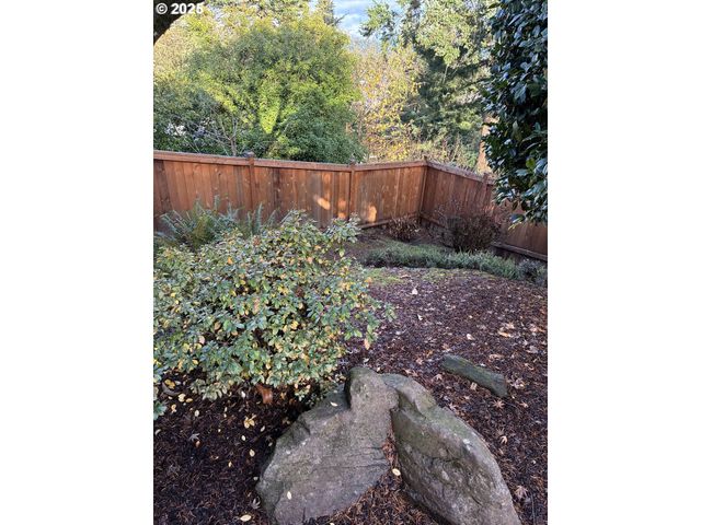 472 Se 72ND Ave, Portland, OR 97215