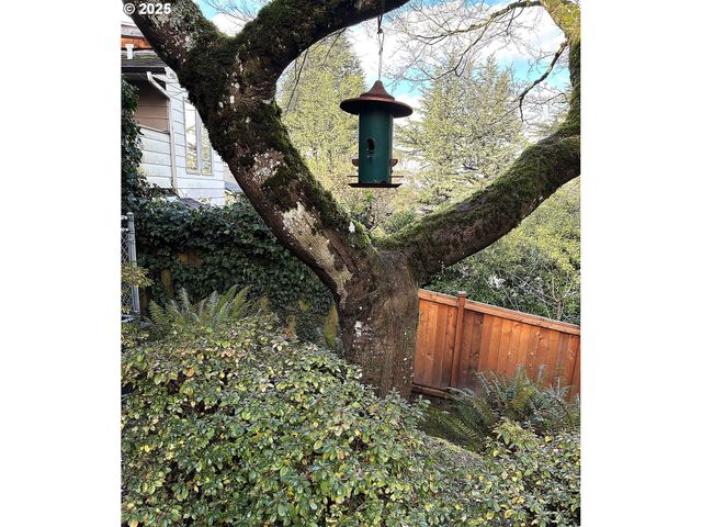 472 Se 72ND Ave, Portland, OR 97215