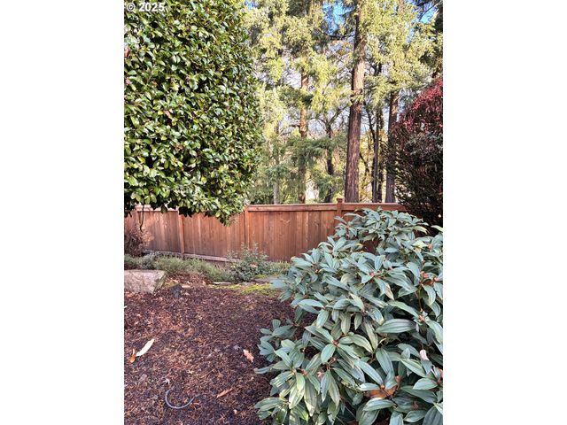 472 Se 72ND Ave, Portland, OR 97215