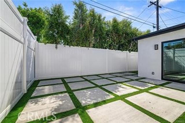 5706 Burnet Avenue, Van Nuys, CA 91411