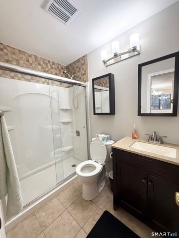 112 Foxwood Close, Milford, CT 06460