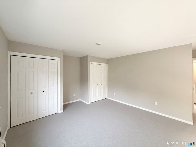 112 Foxwood Close, Milford, CT 06460