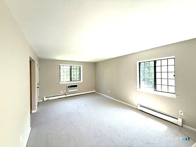 112 Foxwood Close, Milford, CT 06460