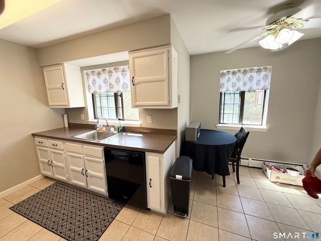 112 Foxwood Close, Milford, CT 06460