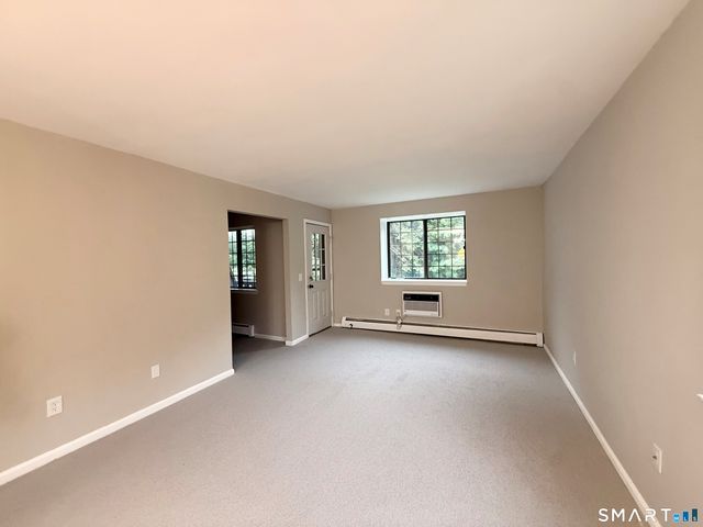 112 Foxwood Close, Milford, CT 06460