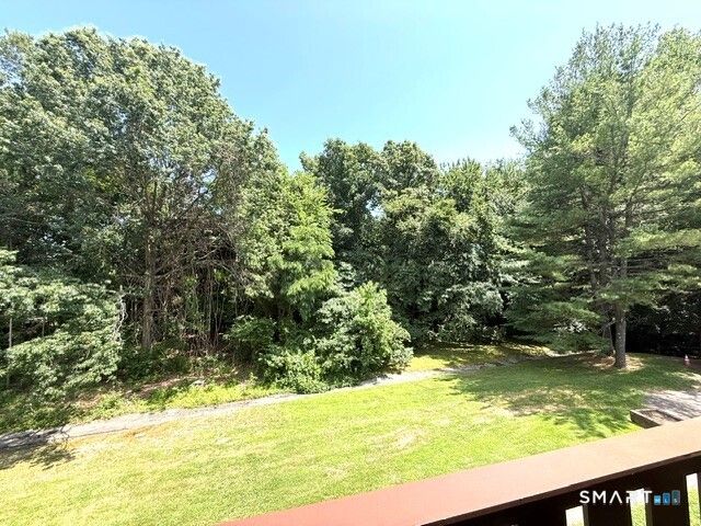 112 Foxwood Close, Milford, CT 06460