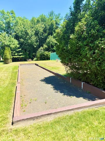 112 Foxwood Close, Milford, CT 06460