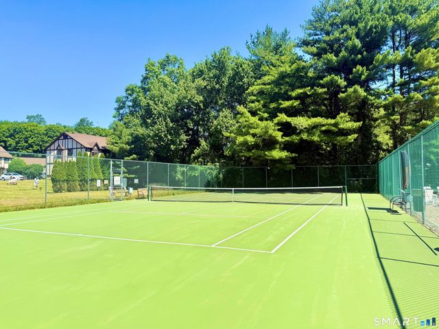 112 Foxwood Close, Milford, CT 06460