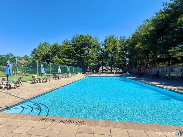 112 Foxwood Close, Milford, CT 06460