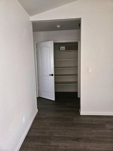 860 Mcarthur Avenue, Clovis, CA 93611