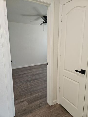 860 Mcarthur Avenue, Clovis, CA 93611