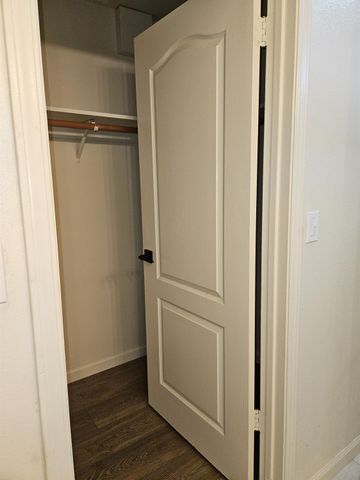 860 Mcarthur Avenue, Clovis, CA 93611