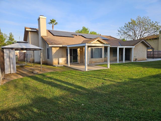 860 Mcarthur Avenue, Clovis, CA 93611