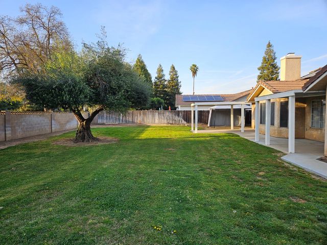 860 Mcarthur Avenue, Clovis, CA 93611