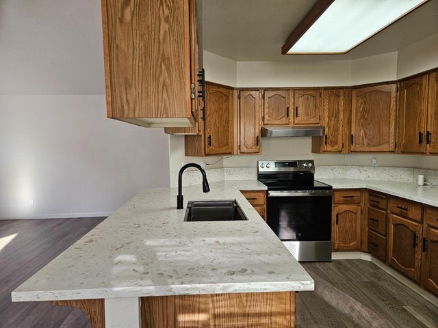 860 Mcarthur Avenue, Clovis, CA 93611