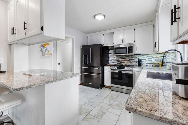 538 Devonshire Drive, Young America, MN 55397