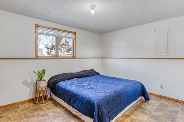 538 Devonshire Drive, Young America, MN 55397