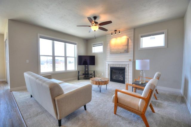 4499 W TRASINO WAY, Appleton, WI 54913