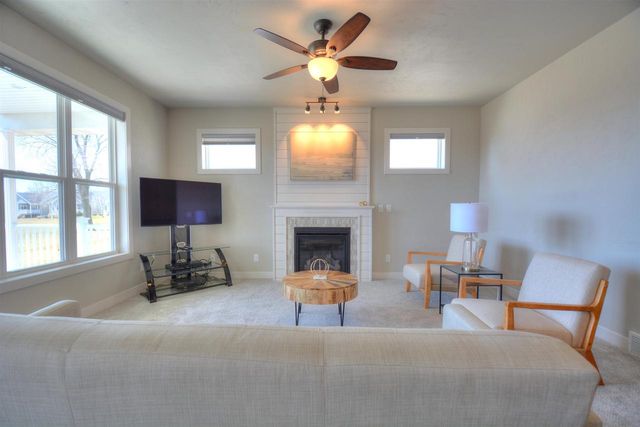 4499 W TRASINO WAY, Appleton, WI 54913