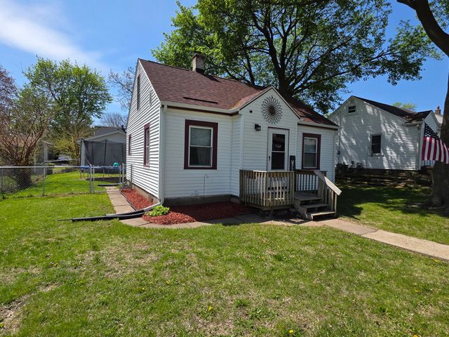 1307 W 36th Street, Davenport, IA 52806