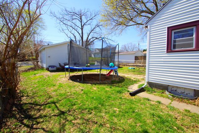 1307 W 36th Street, Davenport, IA 52806