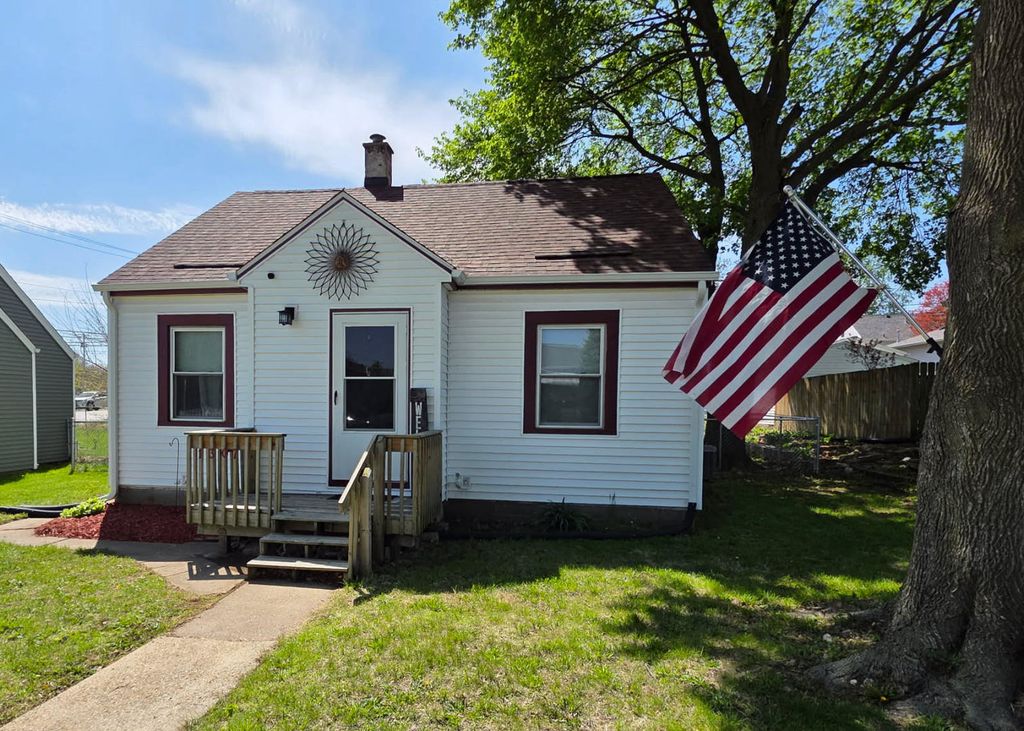 1307 W 36th Street, Davenport, IA 52806