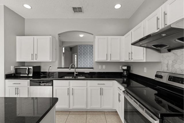 158 BAREFOOT BEACH WAY, Kissimmee, FL 34746